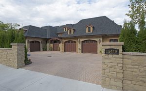 StoneTransitions® - Wall Cap, Eased Edge Flat - Auburn