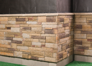 Versetta Stone® - Tight-Cut, Plum Creek with Taupe Wainscot Cap/Sill