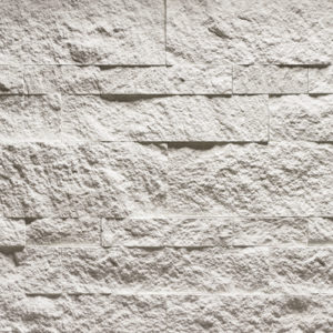 Cultured Stone® – Hewn Stone™, Arctic with tight fit mortar joints