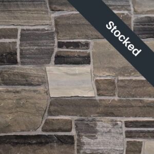 Colonial Brick & Stone - Split Face Ledgerock, #19 Blend with half inch mortar joints