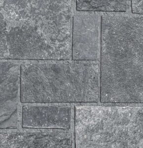 Pangaea® Natural Stone – Castlestone, Black Rundle with half inch mortar joints