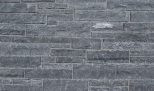 Pangaea® Natural Stone – Ledgestone, Black Rundle with half inch mortar joints