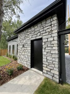 Colonial Brick & Stone - Split Face Ledgerock, Weatheredge