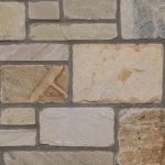 Pangaea® Natural Stone – 3 Course Ashlar, Siena avec ½” joints de mortier