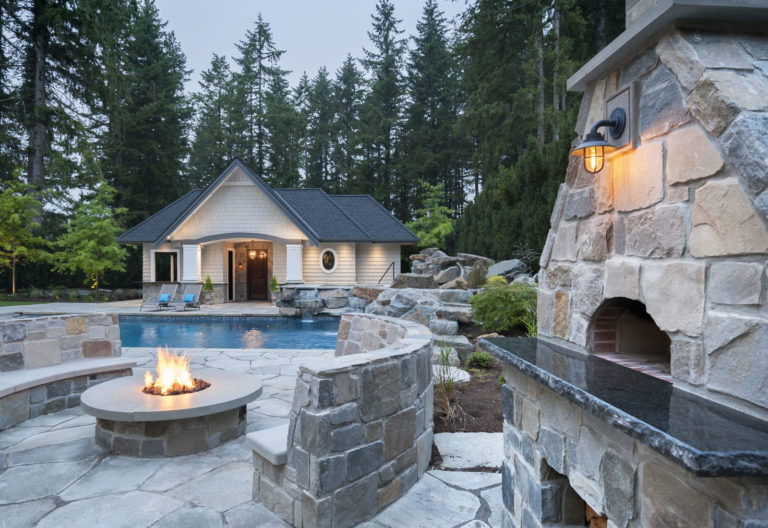 Pangaea® Natural Stone - Roman Castlestone, Sierra Ridge & Earthcore® Iso’ven Wood Burning Oven