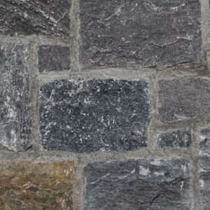 Pangaea® Natural Stone – Castlestone, WestCoast® (joint d’un demi pouce avec le surplus de mortier)