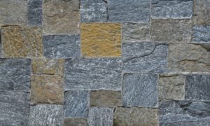 Pangaea® Natural Stone – Roman Castlestone, Lancaster avec joints de mortier serrés