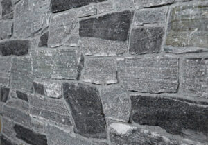 Colonial Brick & Stone - Split Face Ledgerock, Cheltenham Blend avec demi pouce joints de mortier