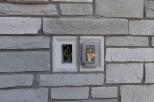 Cultured Stone® - Plaques de pierre pour boîtiers électriques, Gray