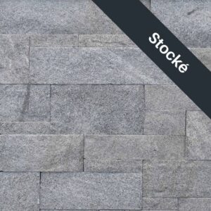 Pangaea® Natural Stone - 4 Course Ashlar Formfit, Chinook avec joints de mortier serrés