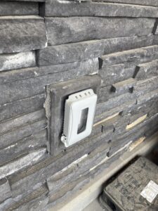 Cultured Stone® - Plaques de pierre pour boîtiers électriques, Nighfall™