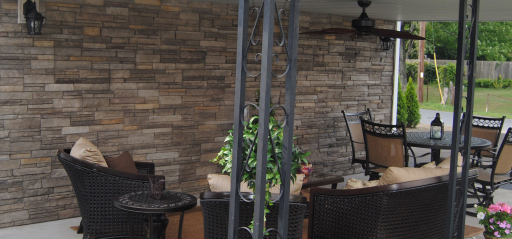 Outdoor-Living_sterling-Ledgestone-1024×478