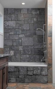 Pangaea® Natural Stone – Castlestone, Black Rundle