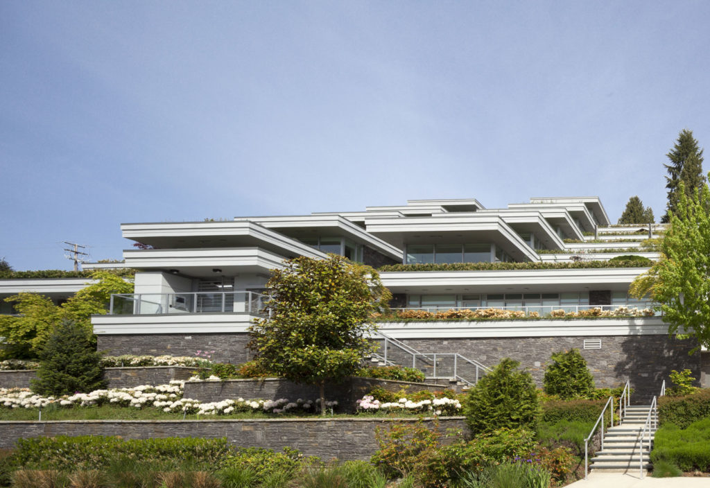 Multi Stone Building Multi-Family Residential - Instone - US