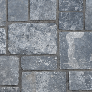 Pangaea® Natural Stone – Castlestone, Black Rundle with half inch mortar joints