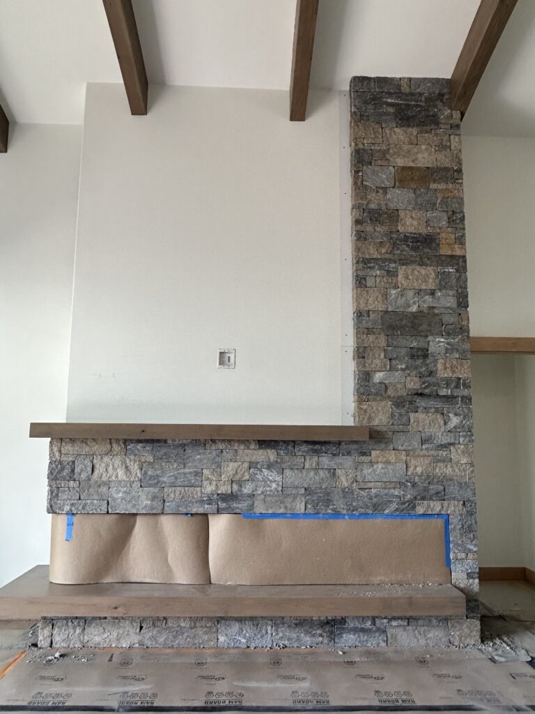 4 Course Ashlar Formfit Pangaea® Natural Stone | CSI USA